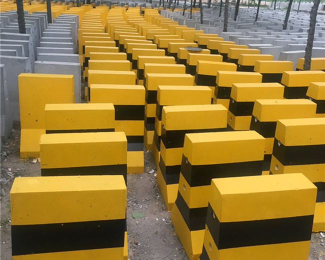 混凝土隔離墩的作用是什么？